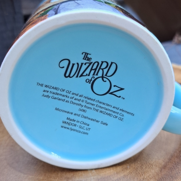 The Wizard of Oz Best Friends 12 Oz. Ceramic Light Blue Mug NWOT - Picture 8 of 8